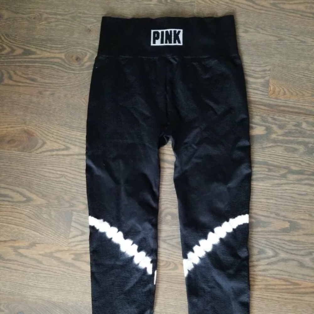 VSPINK SEAMLESS TIE-DYE COOL+COMFY NWT TIGHT!!
